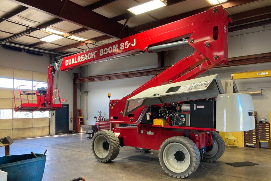 85-foot DualReach boom lift available from Peterson Cat Rentals in Eugene, Oregon