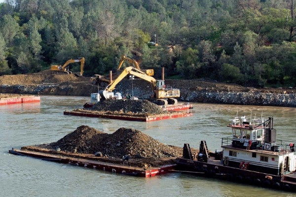 Dredging the Feather River for debris