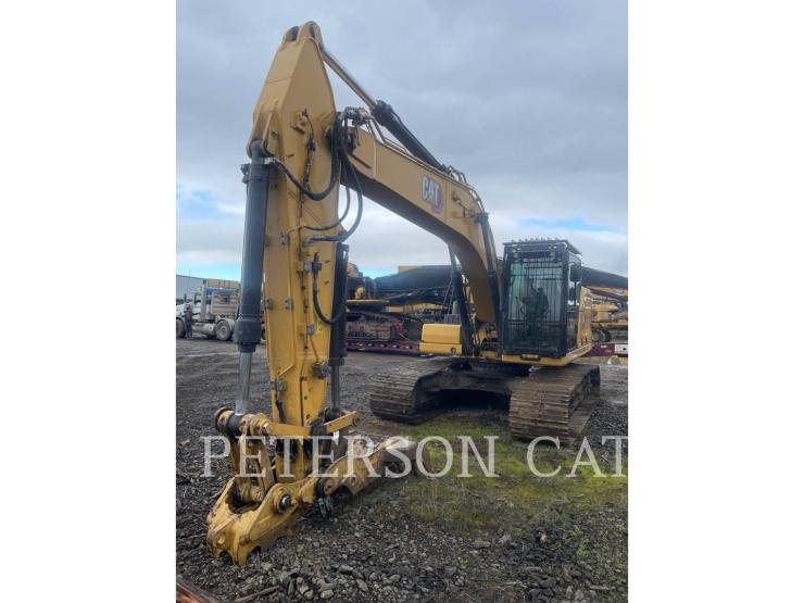 2023 CAT 323