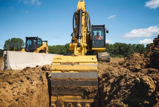 320 Medium Hydraulic Excavator Trenching
