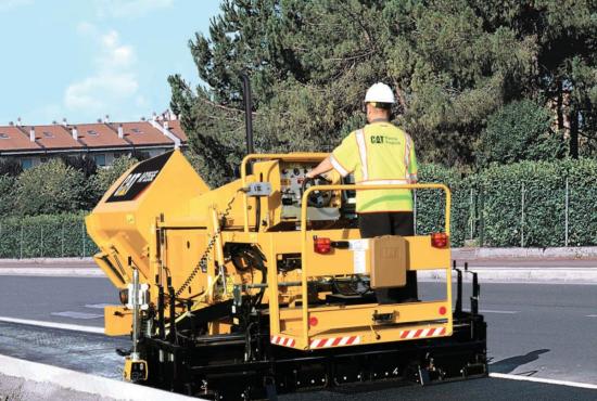 AP255E Track Asphalt Paver