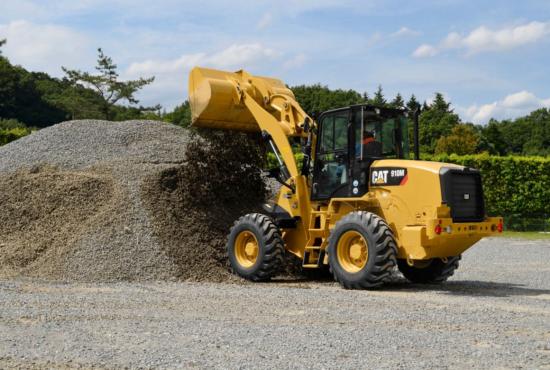 910M Compact Wheel Loader