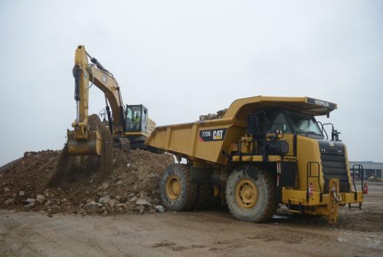 The 336 GC is a fine choice for truckloading and other excavating tasks.