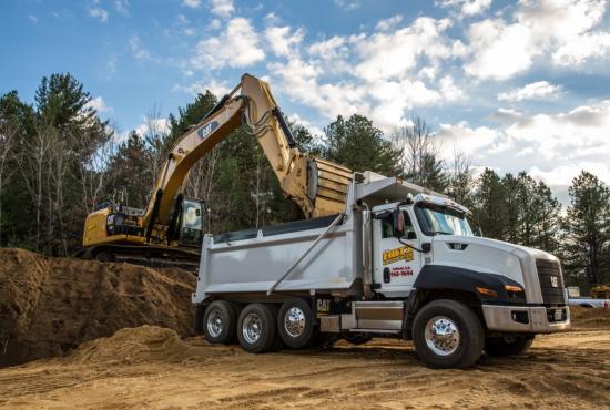 313F GC Hydraulic Excavator bench loading