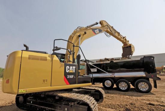 316F L Hydraulic Excavator truck loading