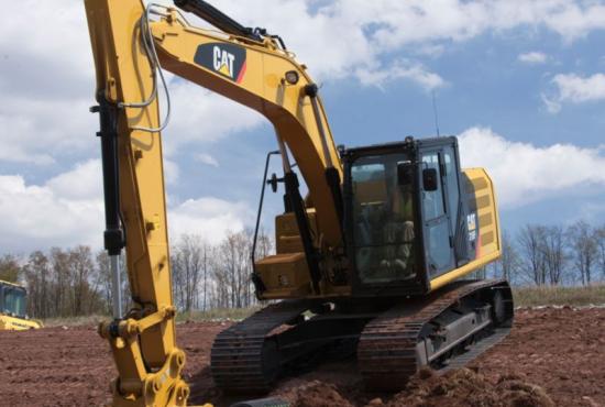 318F L Hydraulic Excavator digging