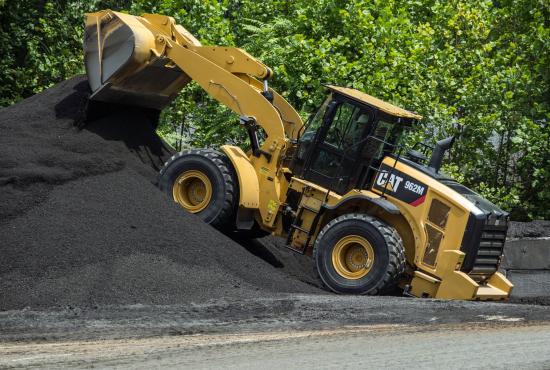 962M Medium Wheel Loader Dumping Material