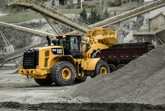 966M Medium Wheel Loader Loading Truck