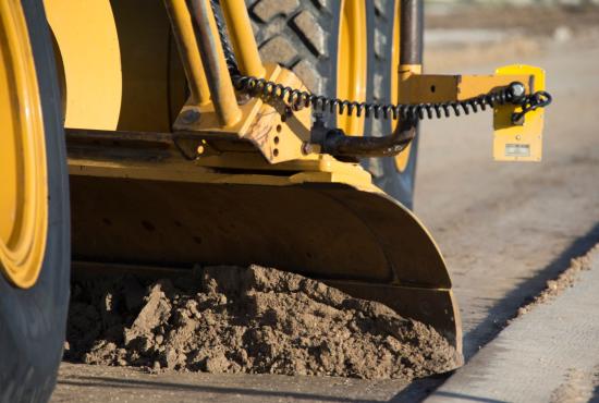140 Motor Grader precision grading