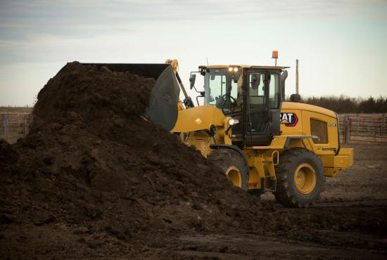 Cat® 930M Ag Handler