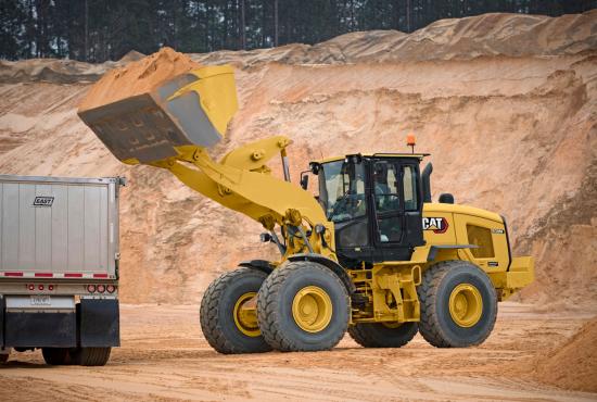 Cat® 938M Aggregate Handler