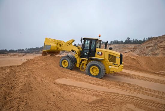 Cat® 938M Aggregate Handler