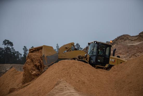 Cat® 938M Aggregate Handler