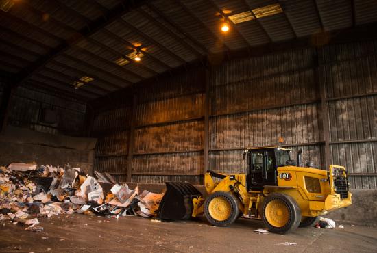 Cat® 938M Waste Handler