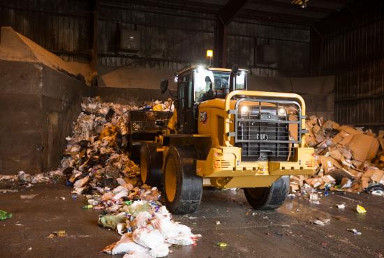 Cat® 938M Waste Handler