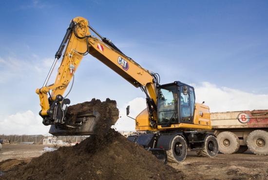 M318 Wheel Excavator digging