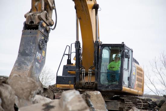 Cat P224 Pulverizer on Cat Excavator
