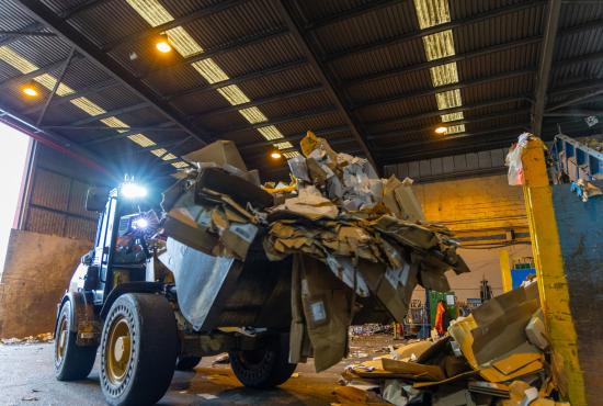 Cat® 906 Compact Wheel Loader