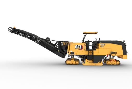 Left side view of the Cat PM820 cold planer