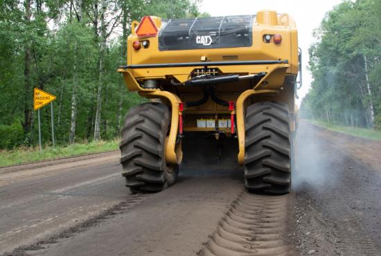 The Cat RM800 Reclaimer/Stabilizer performaing Full Depth Reclamation.