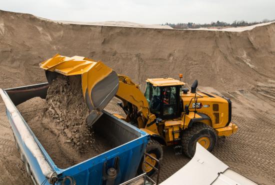 980 GC Wheel Loader truck loading