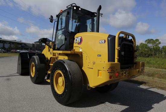 Cat® 920 Compact Wheel Loader