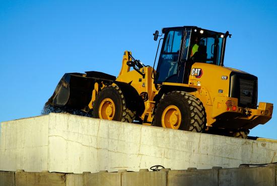 Cat® 920 Compact Wheel Loader