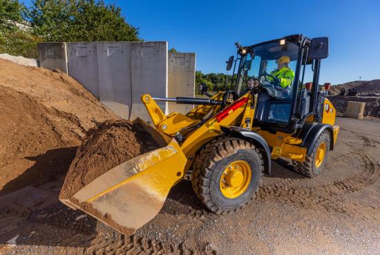 Cat® 907 Compact Wheel Loader