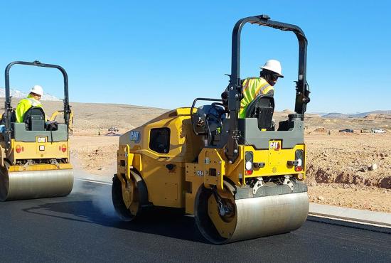 CB4.4 tandem roller compacting asphalt on a road