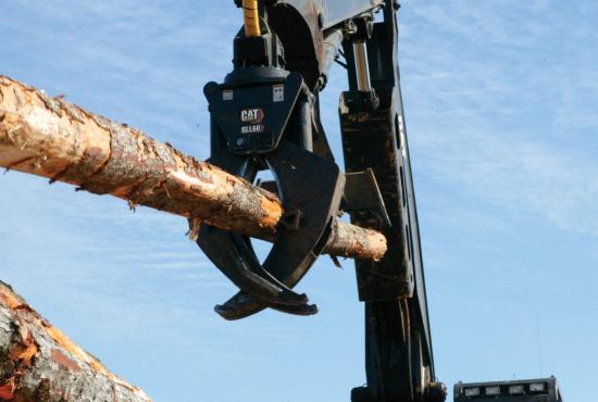 Grapple moving single log