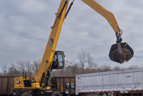 MH3050 Loading material into truck bed