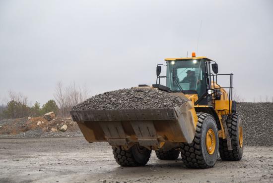 980 GC Wheel Loader with full bucket