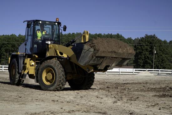 Cat® 910 Compact Wheel Loader