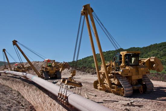 PL87 Pipelayer working in a line to install pipe