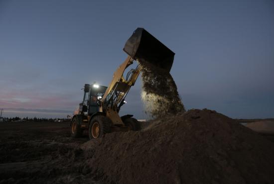 Cat® 908 Compact Wheel Loader High Lift