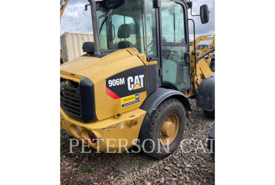 2015 CAT 906M