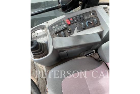 2015 CAT 906M
