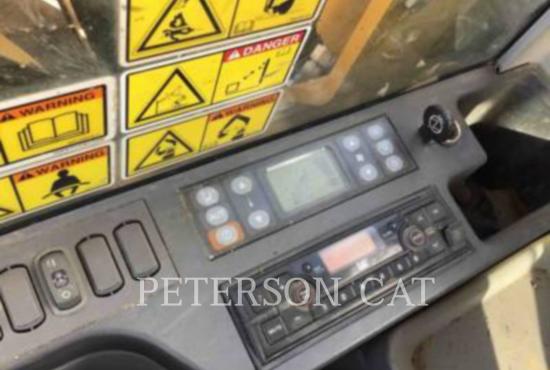 2017 CAT 320F