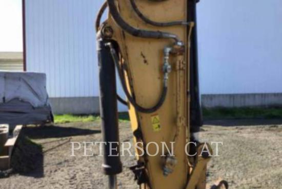 2017 CAT 320F
