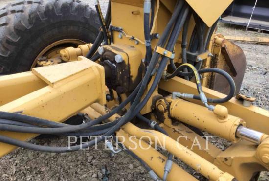 2011 CAT 160M2 AWD